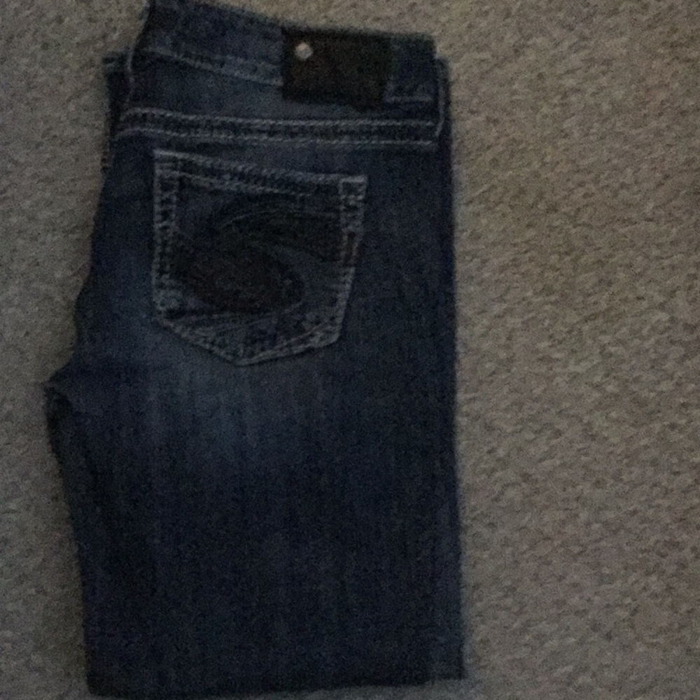 Silver Suki Capri w29 out seam is 34”
